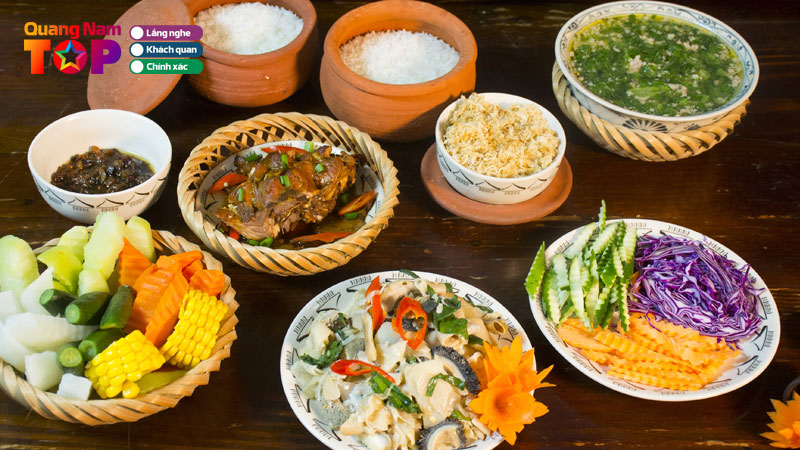 top-5-quan-com-nieu-hoi-an-quang-nam-dam-chat-xu-quang-quangnamtoplist