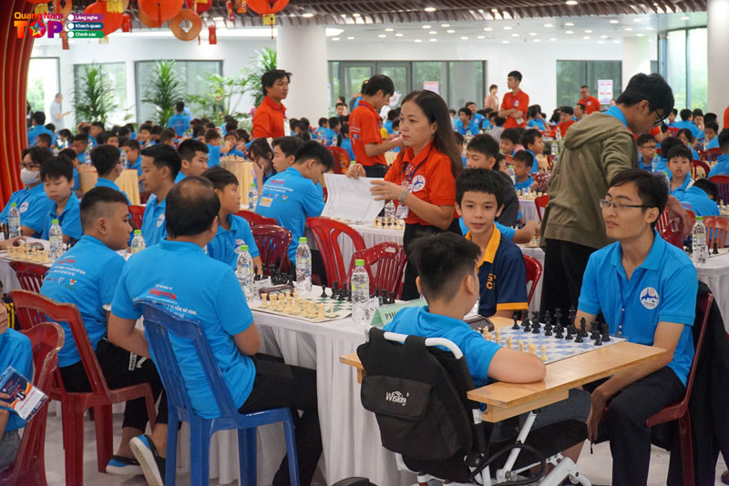 Doi-net-ve-giai-co-vua-cup-so-huu-tri-tue03-quangnamtoplist