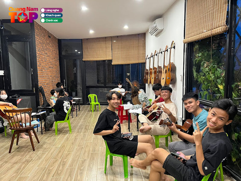 Dclass-guitar-hoi-an-quangnamtoplist