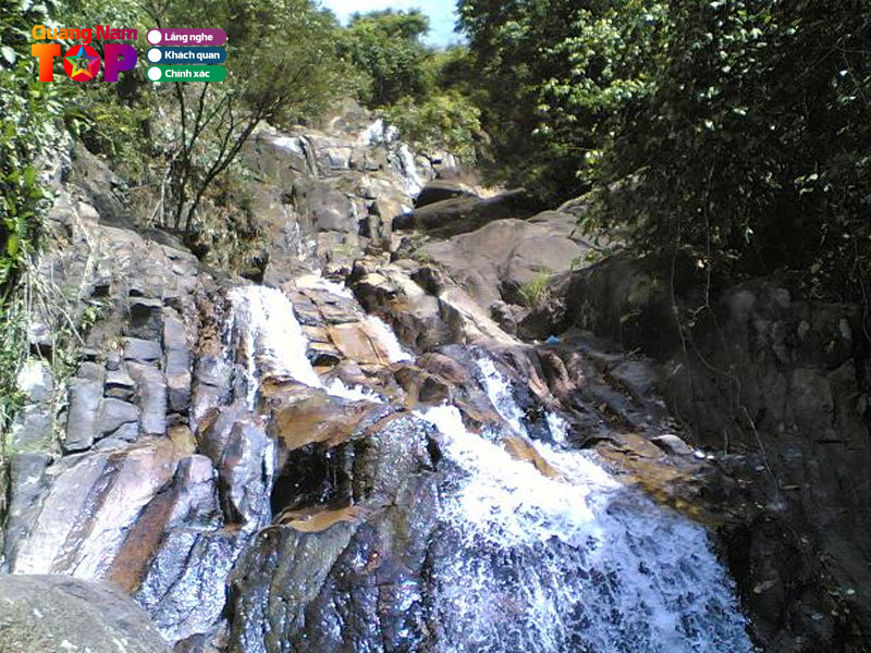 Du-ngoan-14-con-thac-doc-nhat-vo-nhi-o-suoi-tien-que-hiep-que-son-quang-namquangnamtoplist