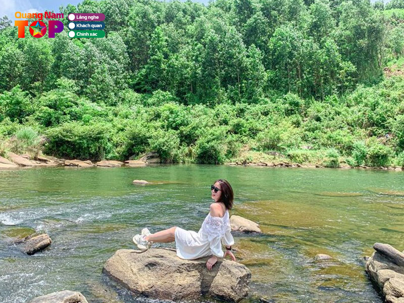 Thoi-gian-thich-hop-nhat-de-du-lich-bai-da-lo-thung-la-khi-nao-quangnamtoplist