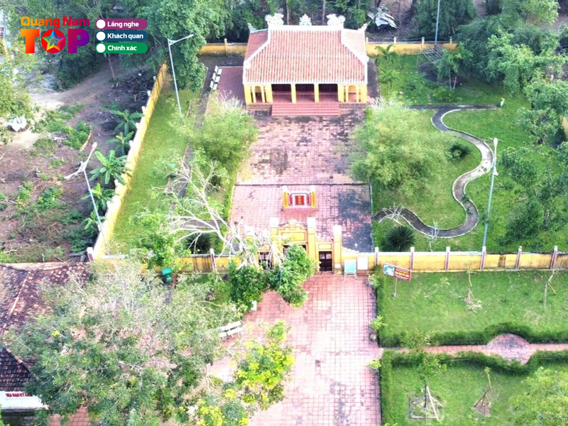 Nghe-thuyet-minh-ve-lich-su-xay-dung-dia-dao-quangnamtoplist