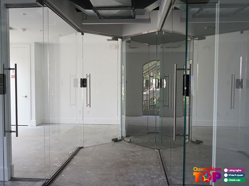 Cua-hang-kinh-cuong-luc-quang-vinh-quangnamtoplist