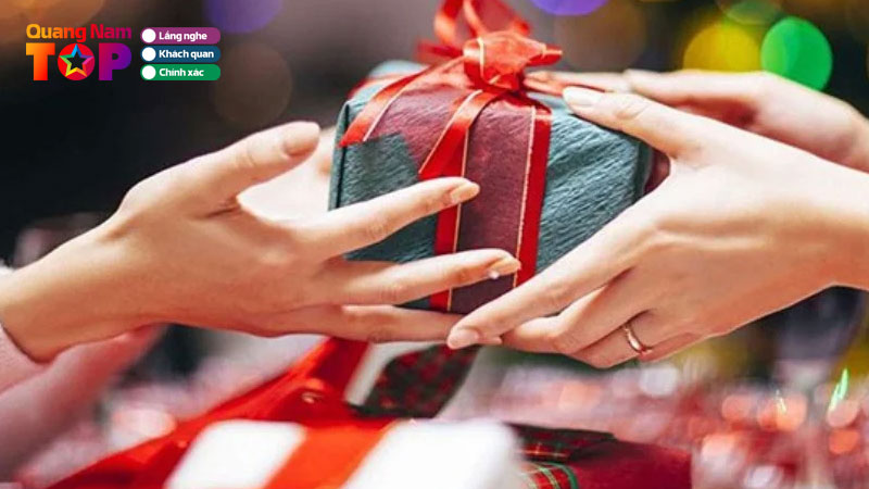 Top-10-dia-chi-mua-qua-20-11-tai-quang-nam-dep-y-nghia-quangnamtoplist