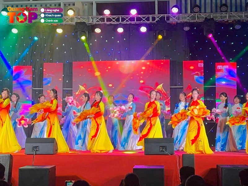 Trang-phuc-bieu-dien-gia-huy-quangnamtoplist