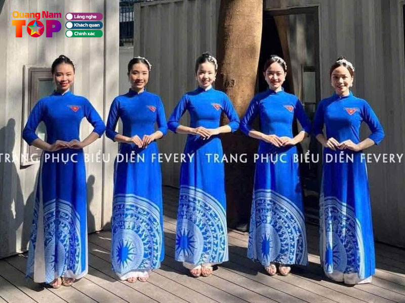 Trang-phuc-bieu-dien-hong-hanh-quangnamtoplist